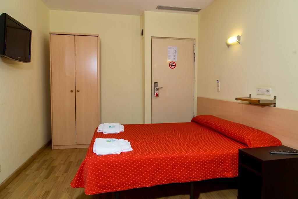 Hostal Abrevadero Barcelona Eksteriør billede